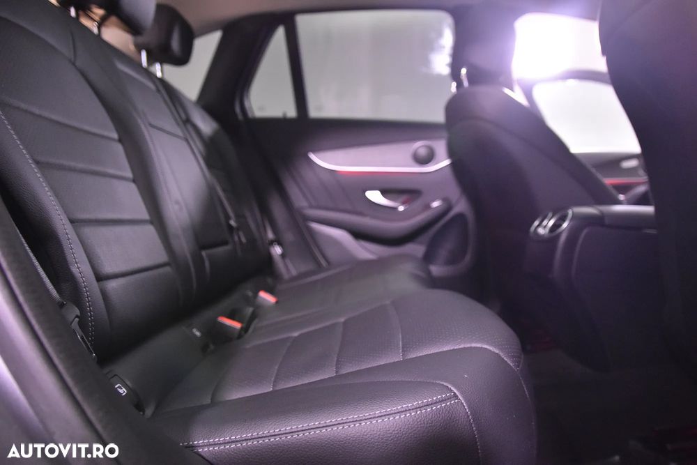 Mercedes-Benz GLC 300 de 4Matic 9G-TRONIC AMG Line Plus - 12