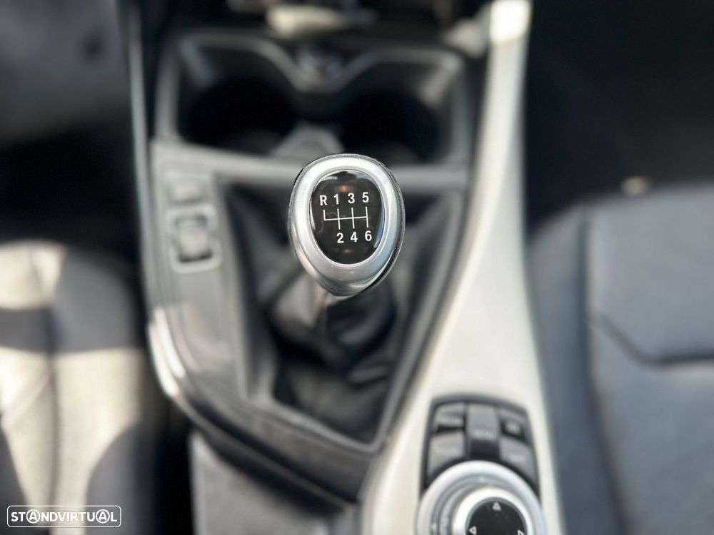 BMW 118 d Line Urban - 15