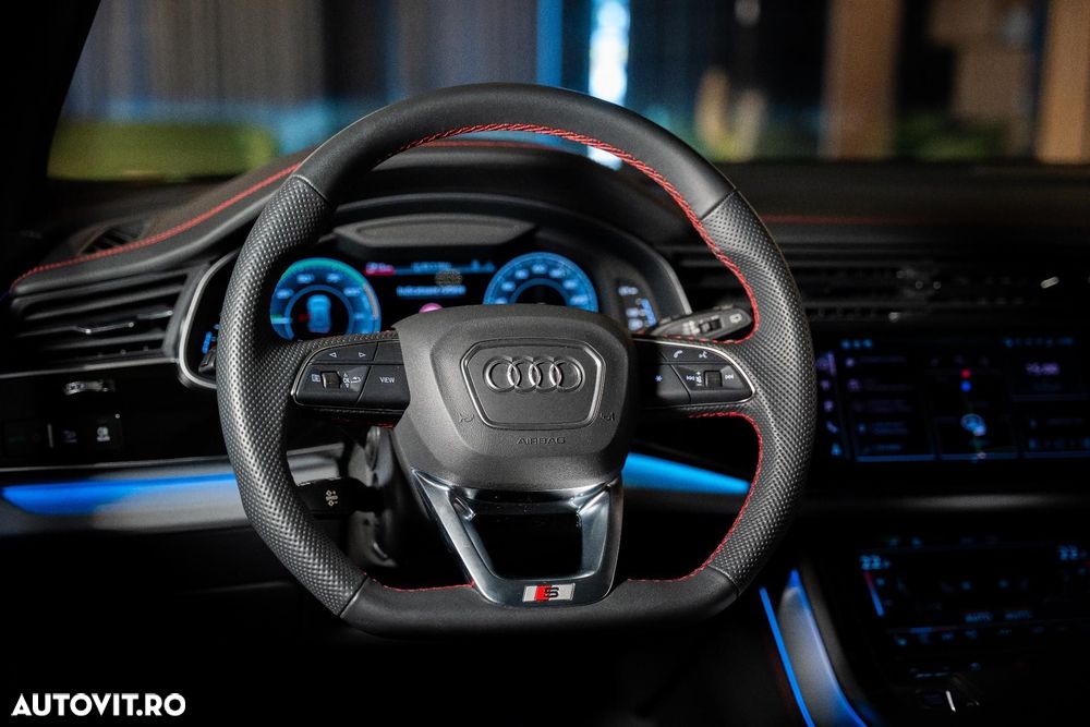 Audi Q8 - 30