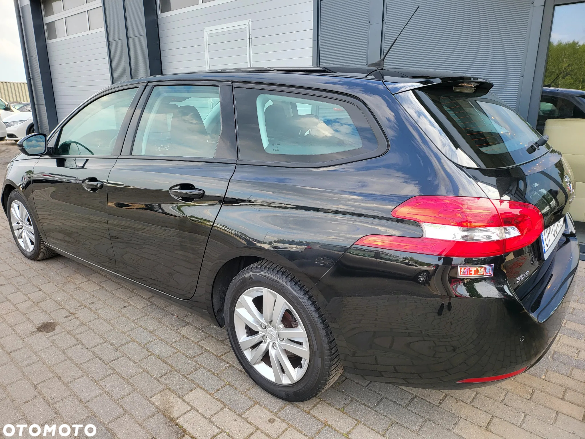 Peugeot 308 SW 1.6 BlueHDi Allure S&S EAT6 - 28