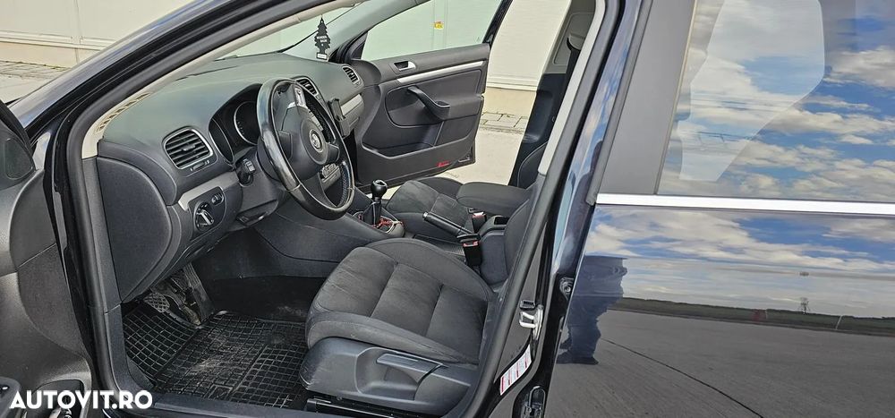 Volkswagen Golf 1.6 TDI DPF Highline - 11