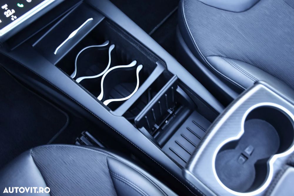 Tesla Model S - 27