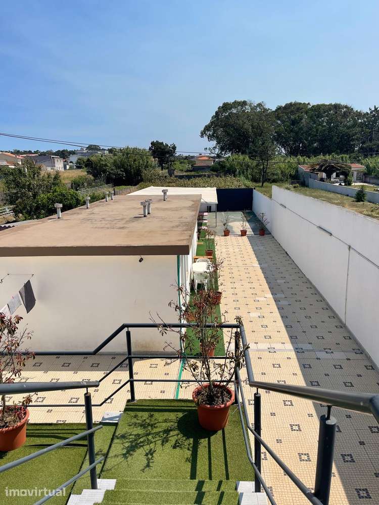 Edifício de comércio e apartamento duplex - Grande imagem: 2/15