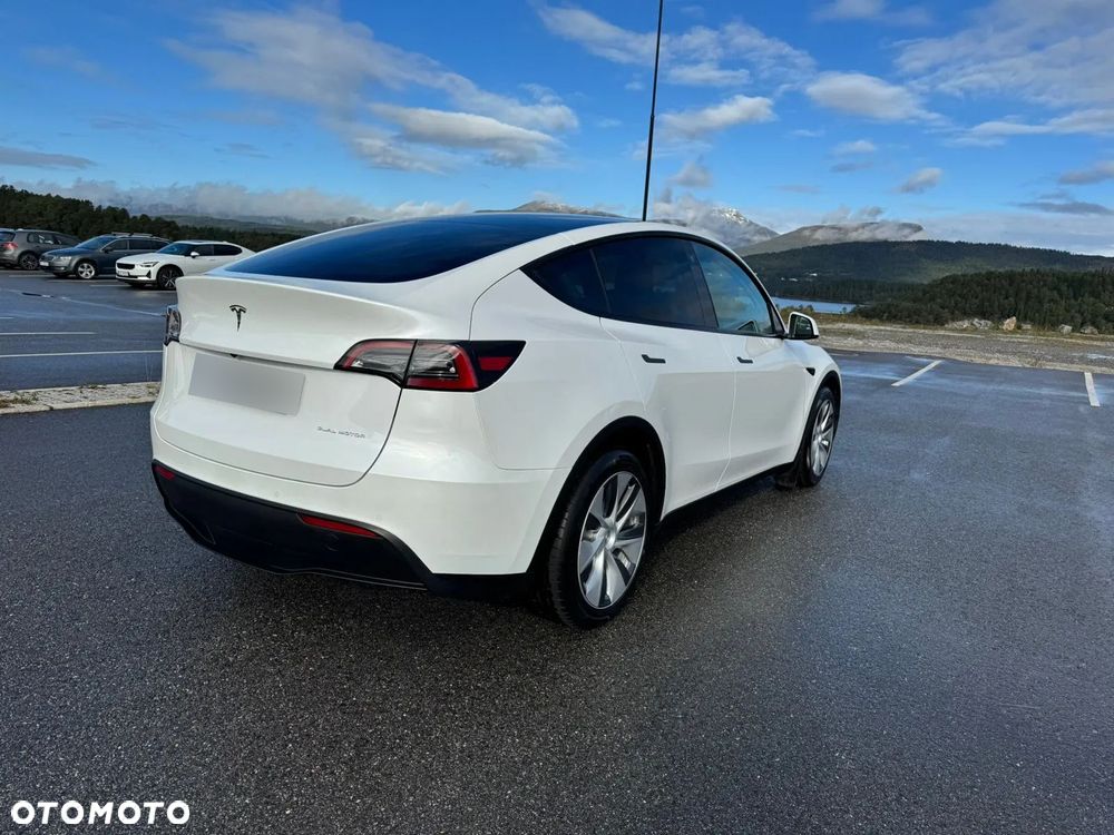 Tesla Y Model Long Range Dual Motor AWD - 8