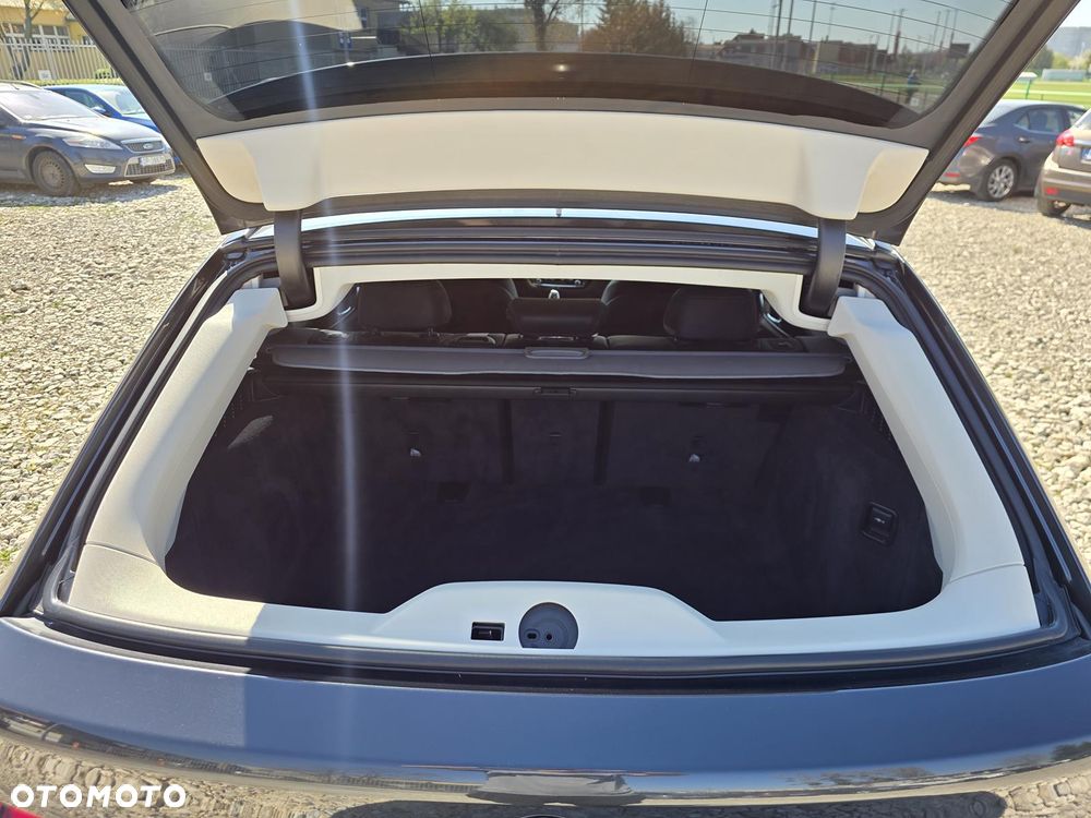 BMW Seria 5 520d xDrive - 28