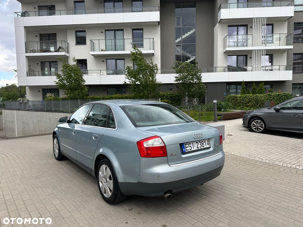 Audi A4 Limousine - 6