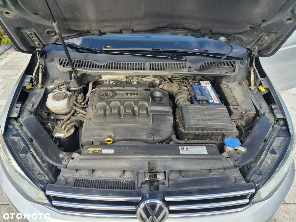 Volkswagen Touran - 21