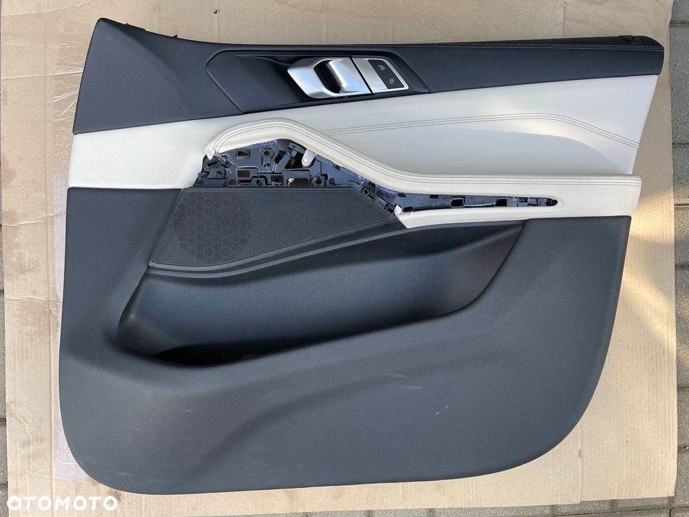 BMW X5 G05 tapicerka boczek panel drzwi prawy przód prawy przedni