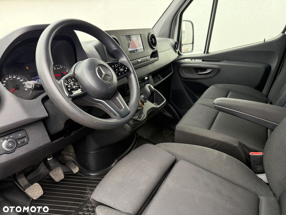 Mercedes-Benz SPRINTER - 15