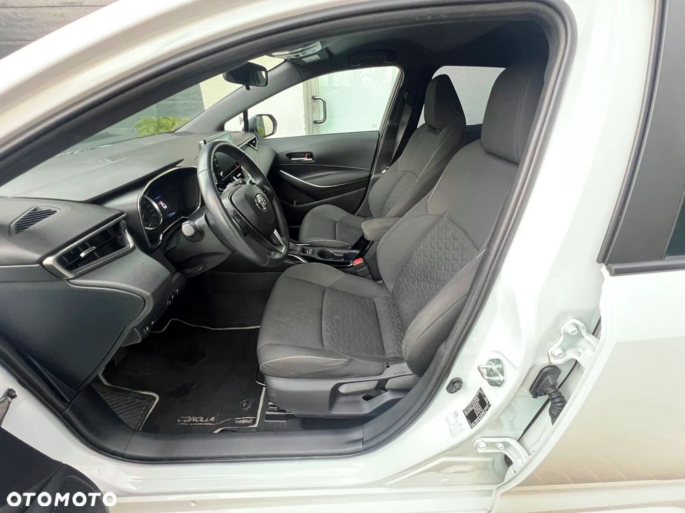 Toyota Corolla 1.8 Hybrid Comfort - 17