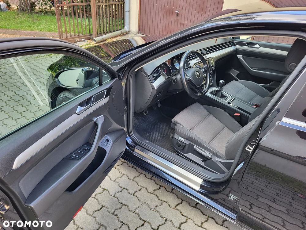 Volkswagen Passat 2.0 TDI BMT Comfortline - 32