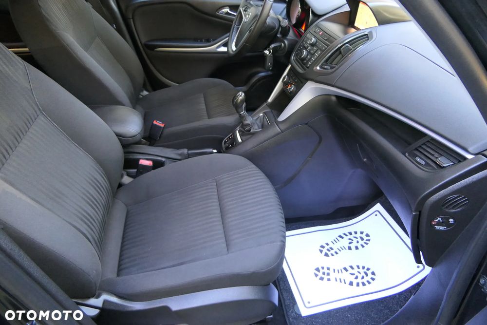 Opel Zafira Tourer 1.4 Turbo Business Innovation - 29
