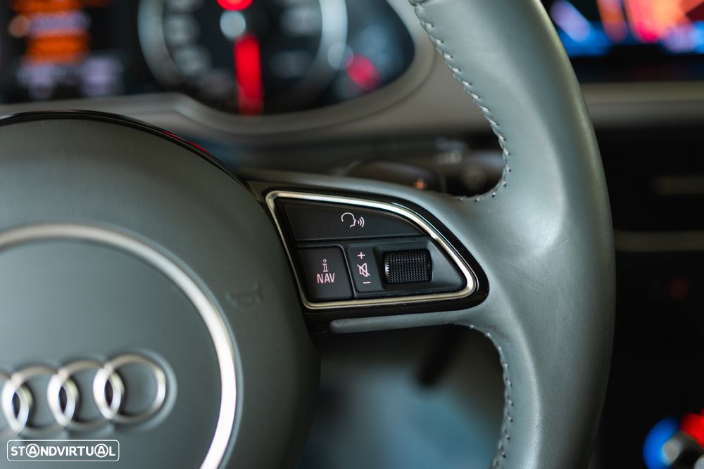 Audi A4 2.0 TDI multitronic Business Line Sport - 23