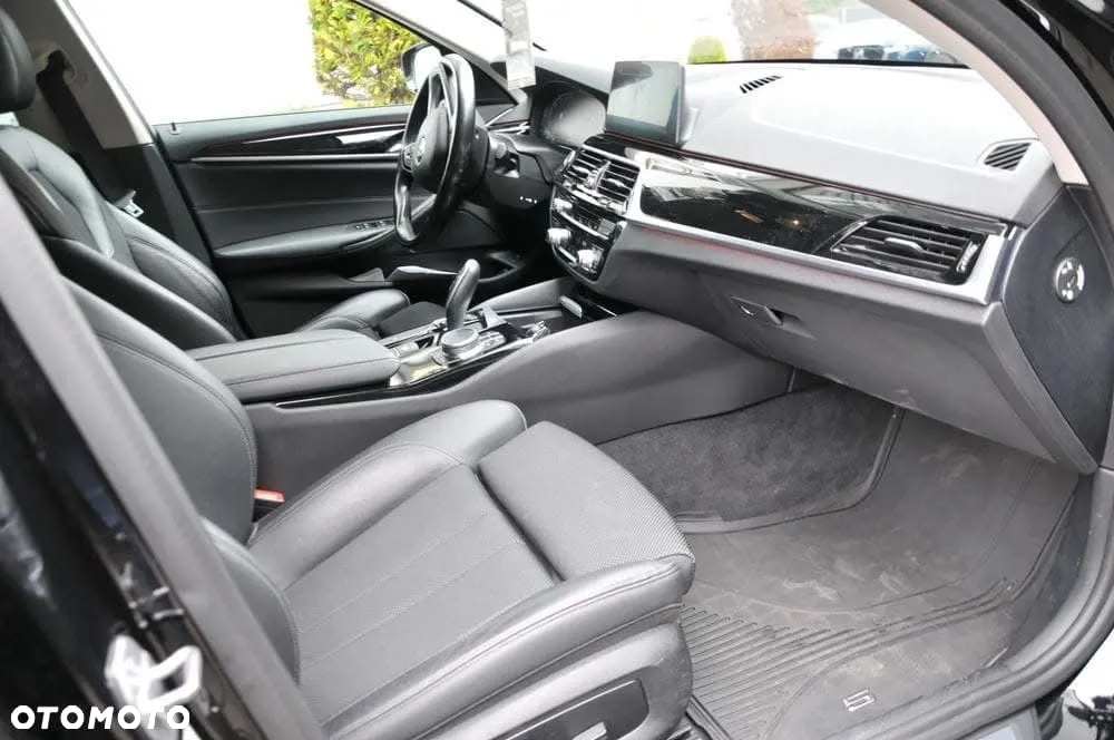 BMW Seria 5 520d Touring Sport Line - 31