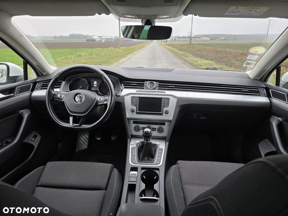 Volkswagen Passat 2.0 TDI (BlueMotion Technology) Comfortline - 13