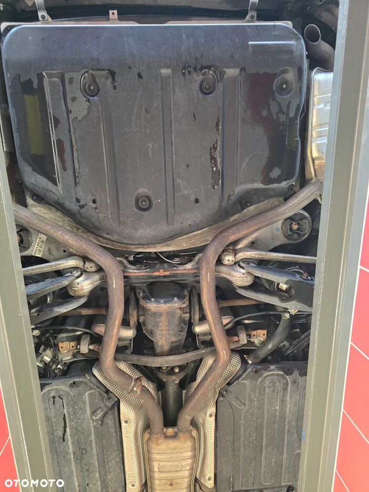 Mercedes-Benz Klasa E 500 4-Matic T Avantgarde - 33