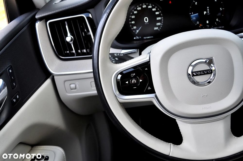 Volvo XC 60 B4 D AWD Inscription - 35