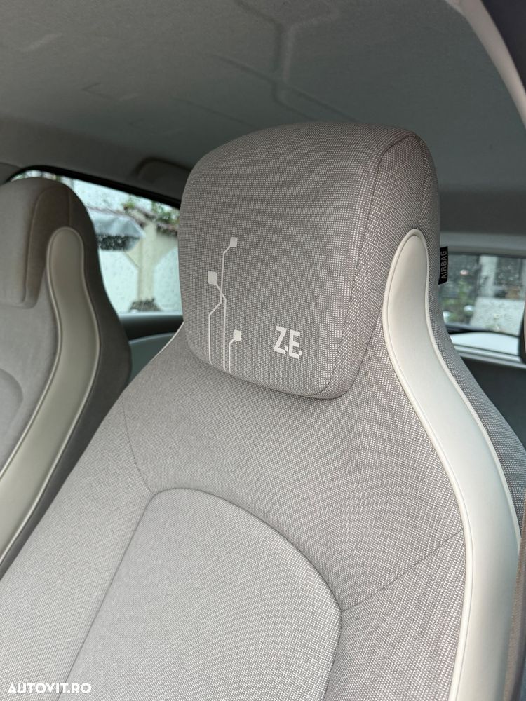 Renault ZOE - 11