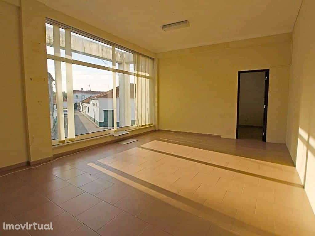 Loja com 2 Montras na Tapada - Grande imagem: 2/9