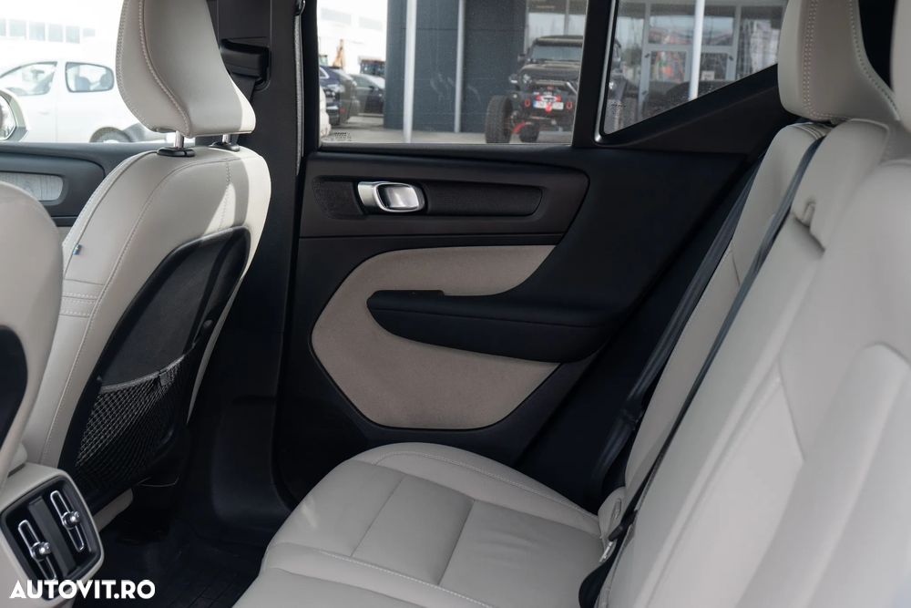 Volvo XC 40 B3 AT FWD MHEV Core - 11