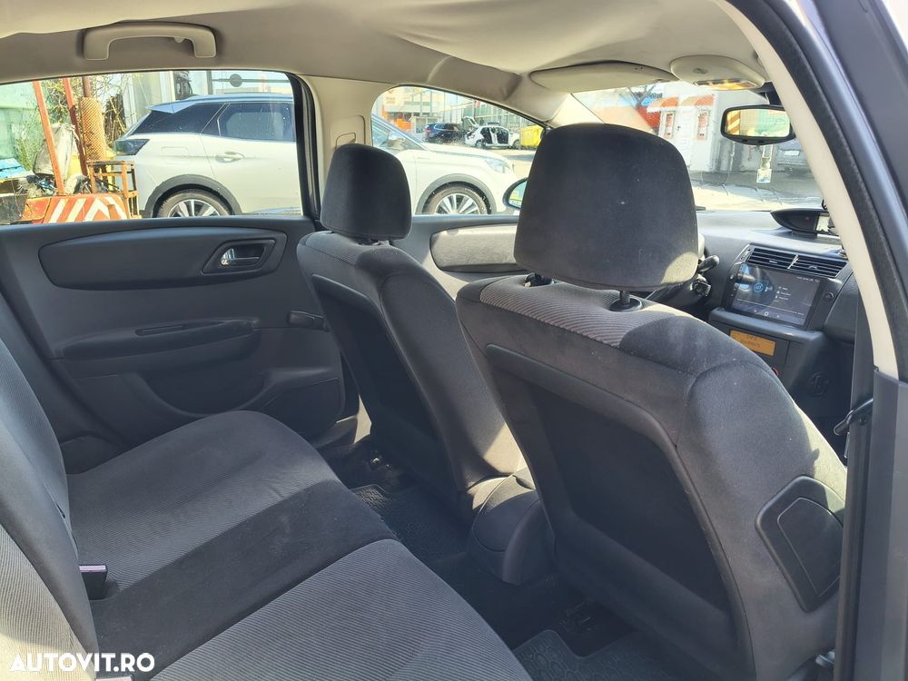 Citroën C4 1.4i 16V SX - 3