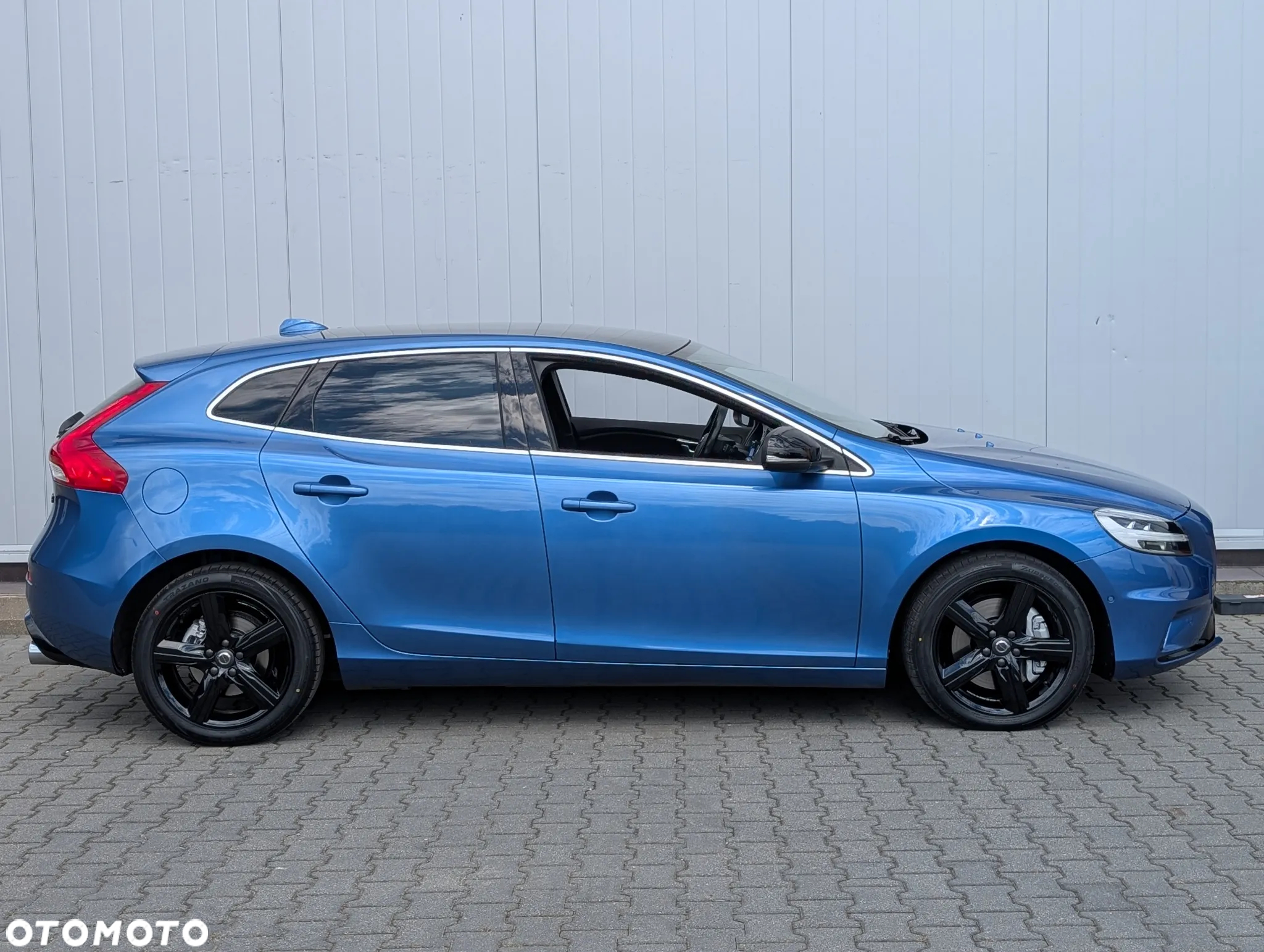 Volvo V40 D3 Geartronic RDesign - 14