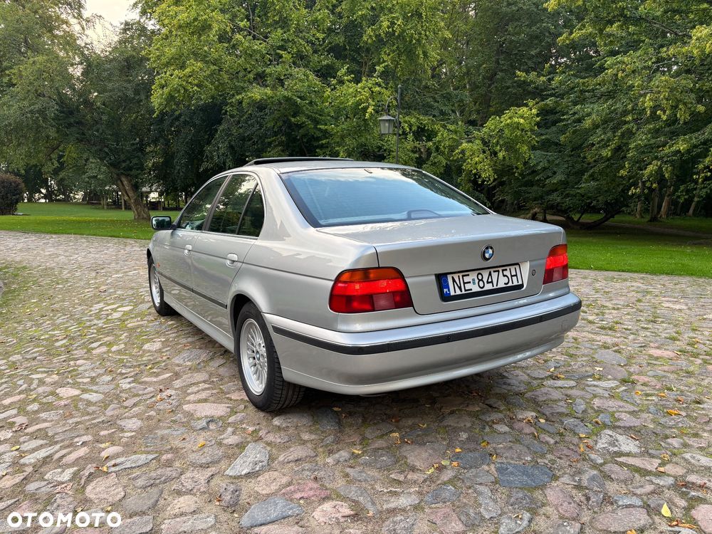 BMW Seria 5 520i - 6