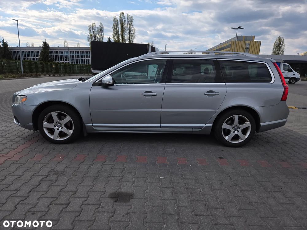 Volvo V70 2.0D Momentum - 1