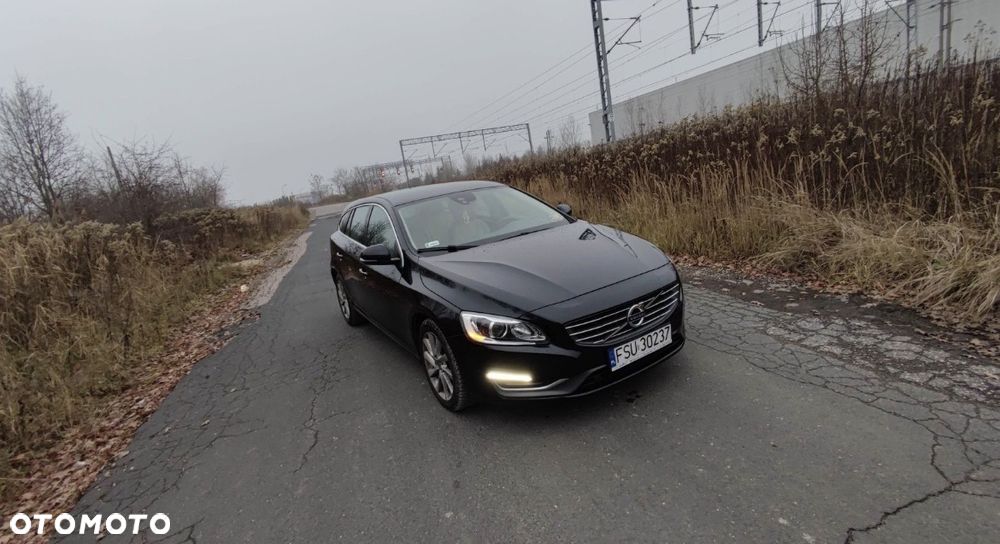 Volvo V60 D4 Summum - 1