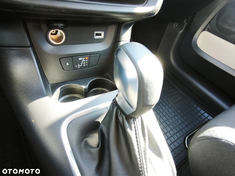 Citroën C3 1.2 PureTech Shine EAT6 - 24