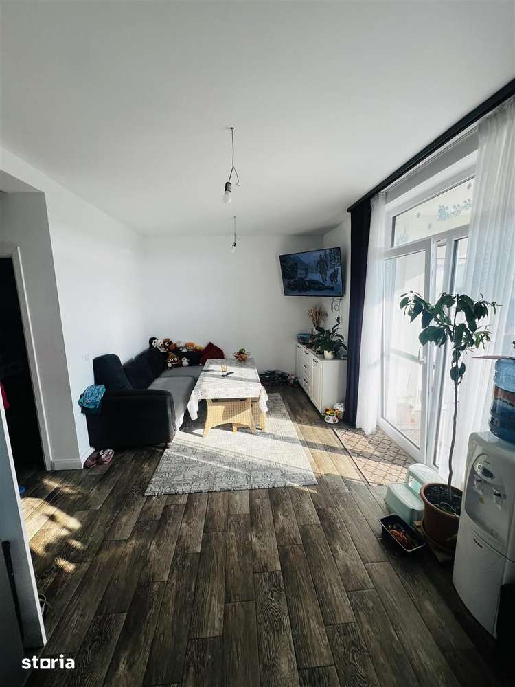 Casa de vanzare tip duplex Nojorid - Imagine principală: 2/14