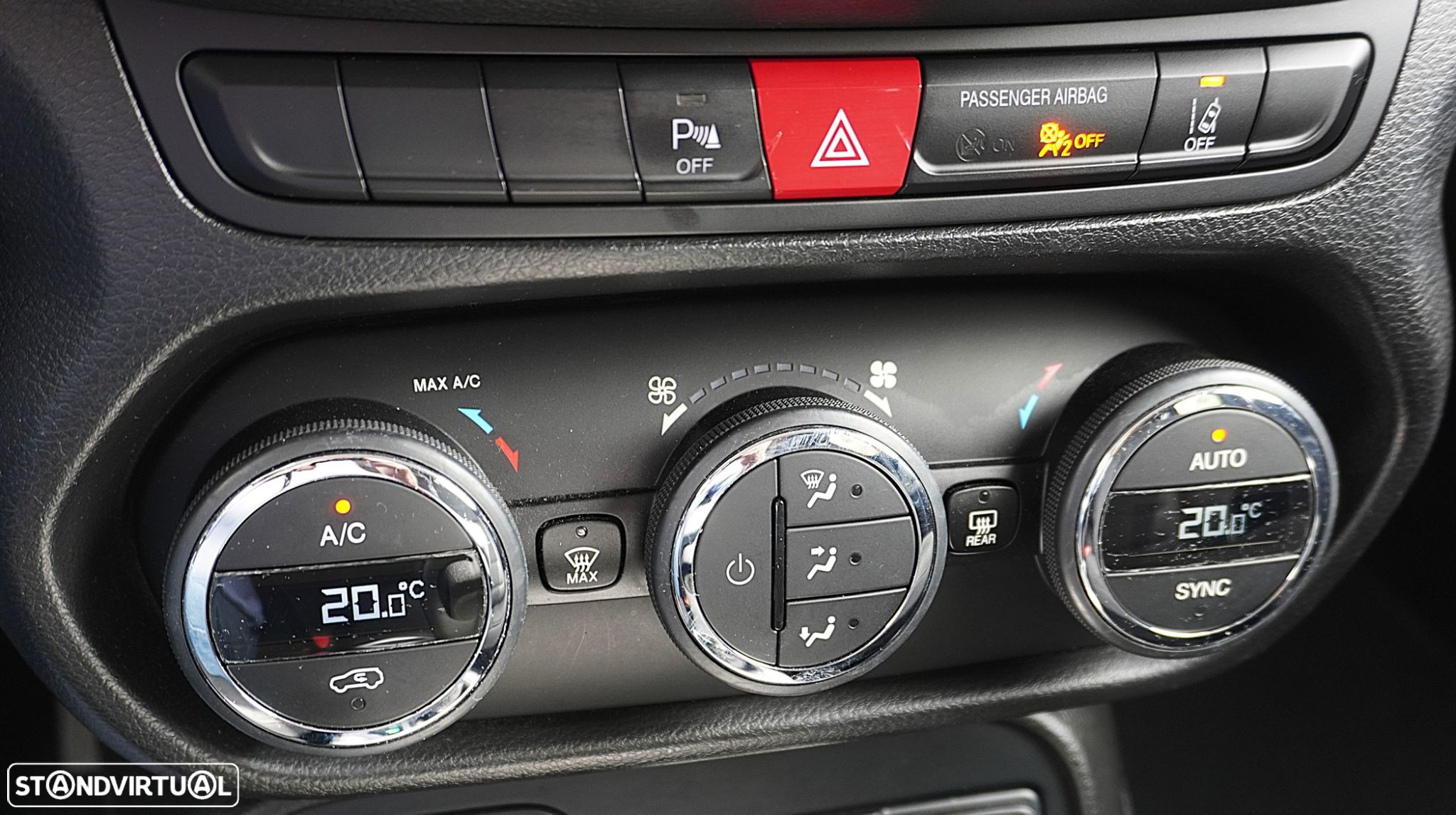 Jeep Renegade - 24