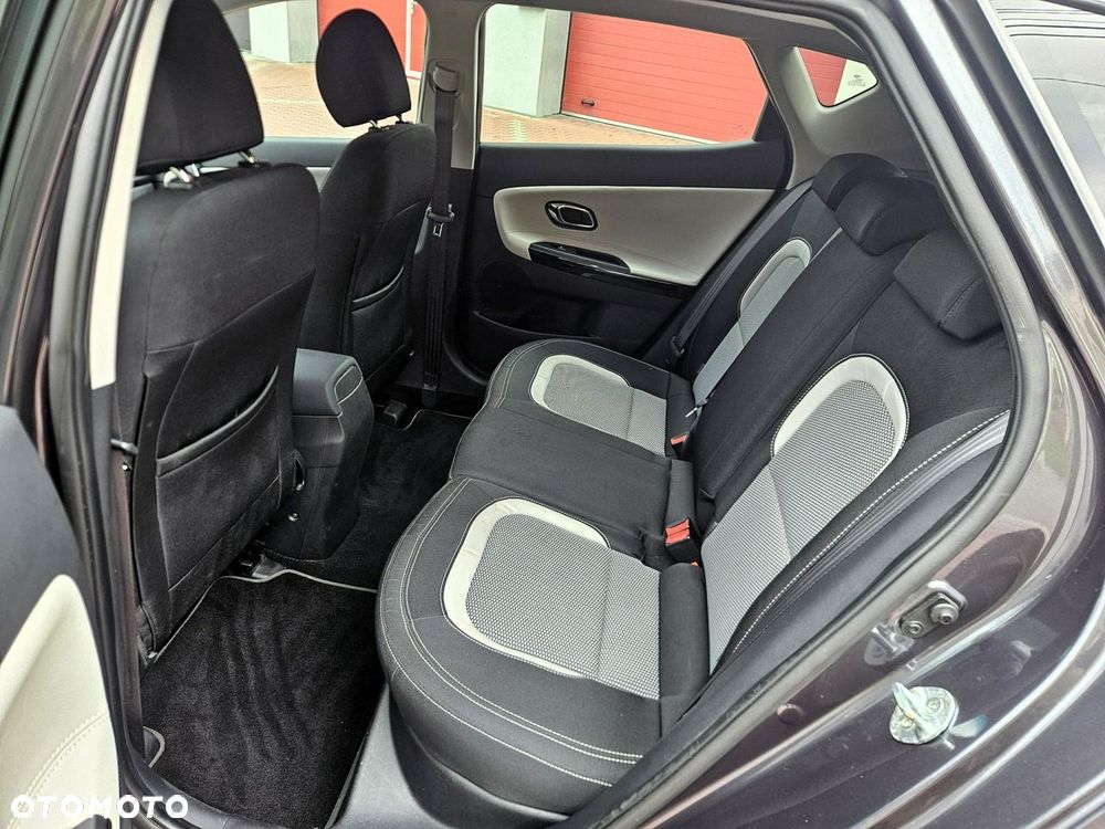 Kia Ceed 1.6 GDI ISG Dream-Team Edition - 24