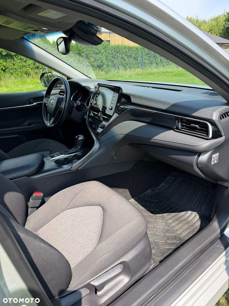 Toyota Camry 2.5 Hybrid Comfort CVT - 4