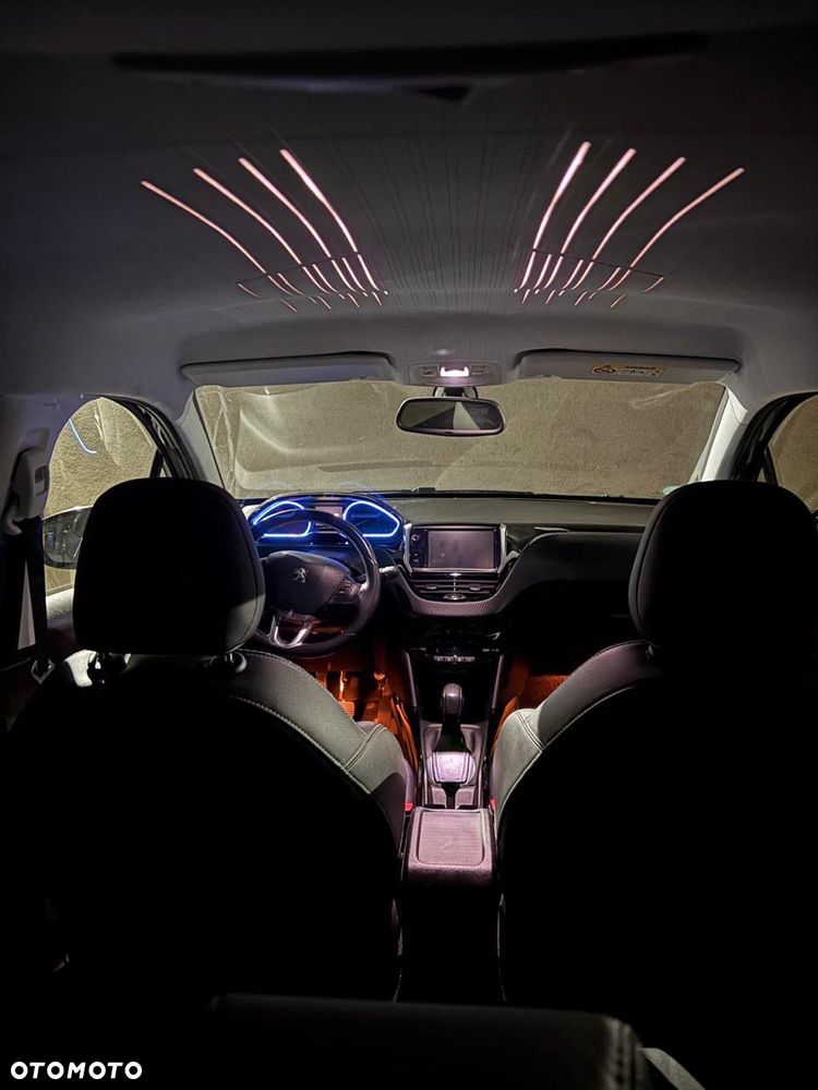 Peugeot 2008 1.2 VTi Allure - 25