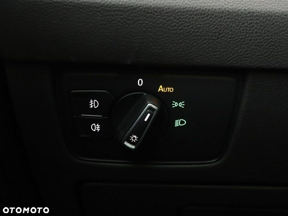 Volkswagen Passat - 31