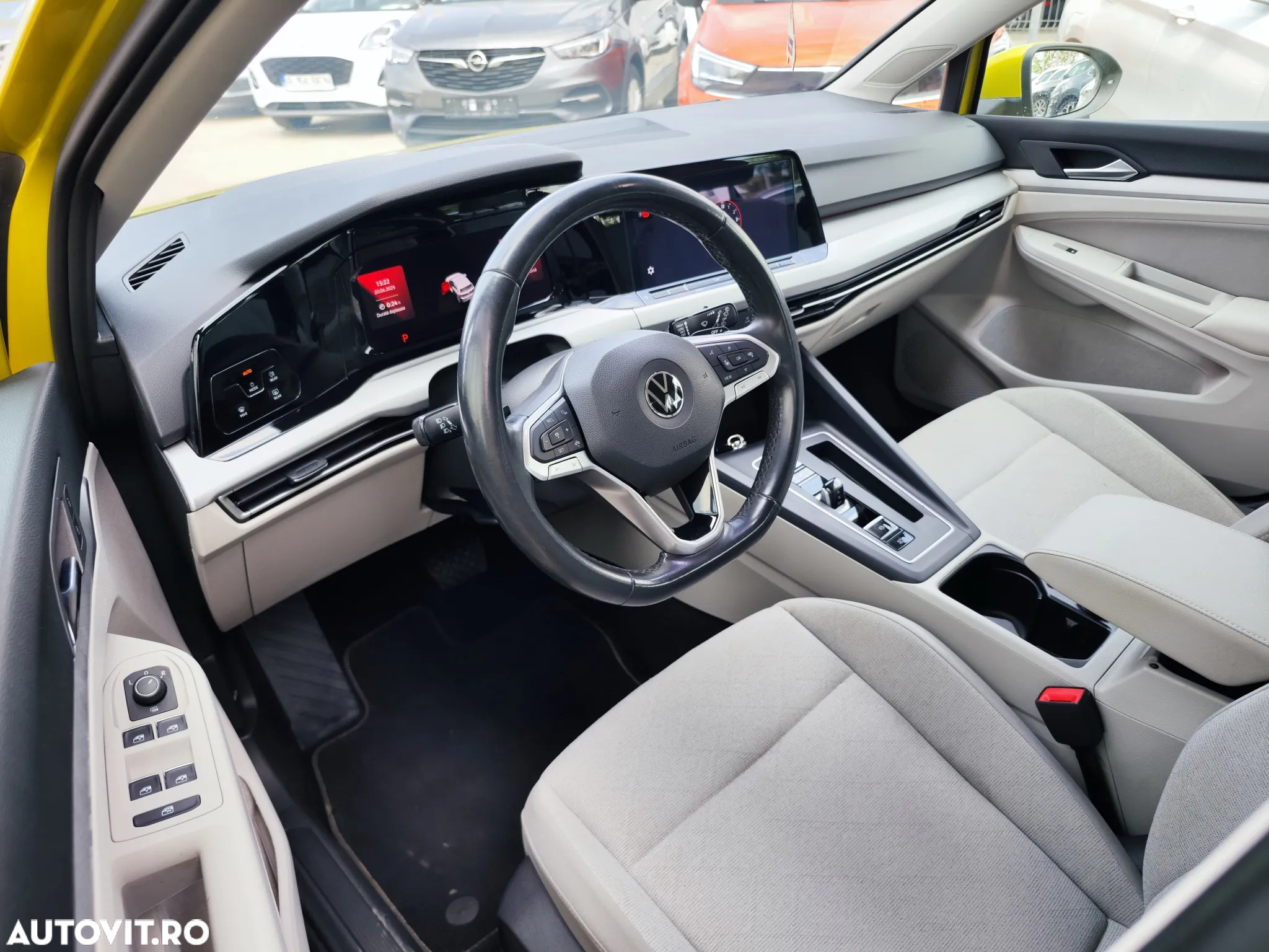 Volkswagen Golf 1.5 eTSI ACT DSG MHEV Life - 10