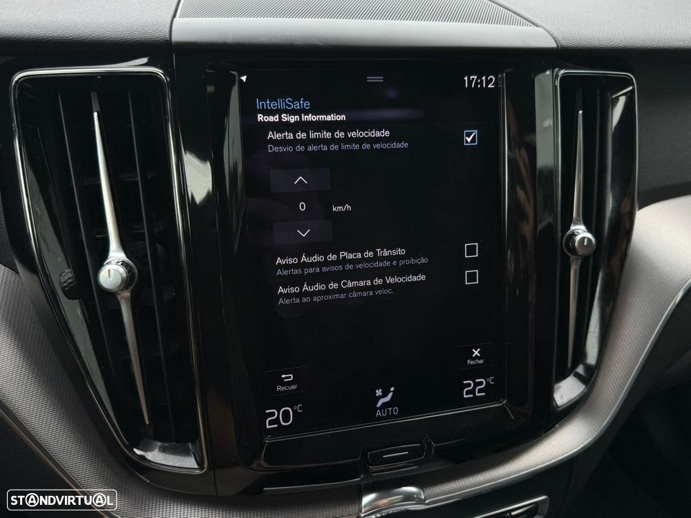 Volvo XC 60 2.0 T6 PHEV R-Design AWD - 46