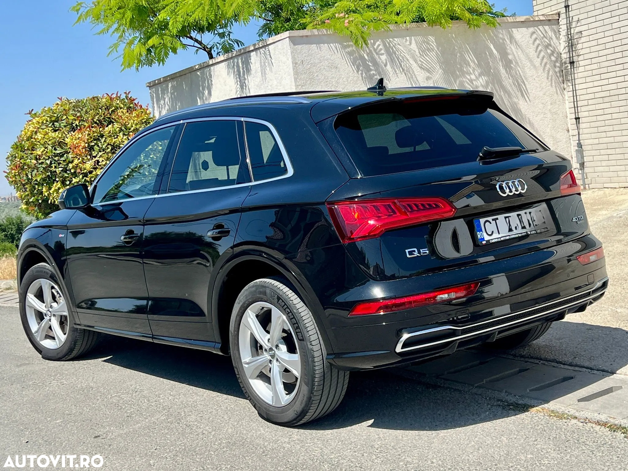 Audi Q5 2.0 40 TDI quattro S tronic Design - 3