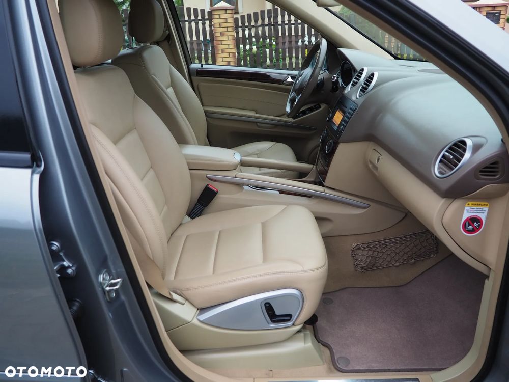 Mercedes-Benz ML - 23