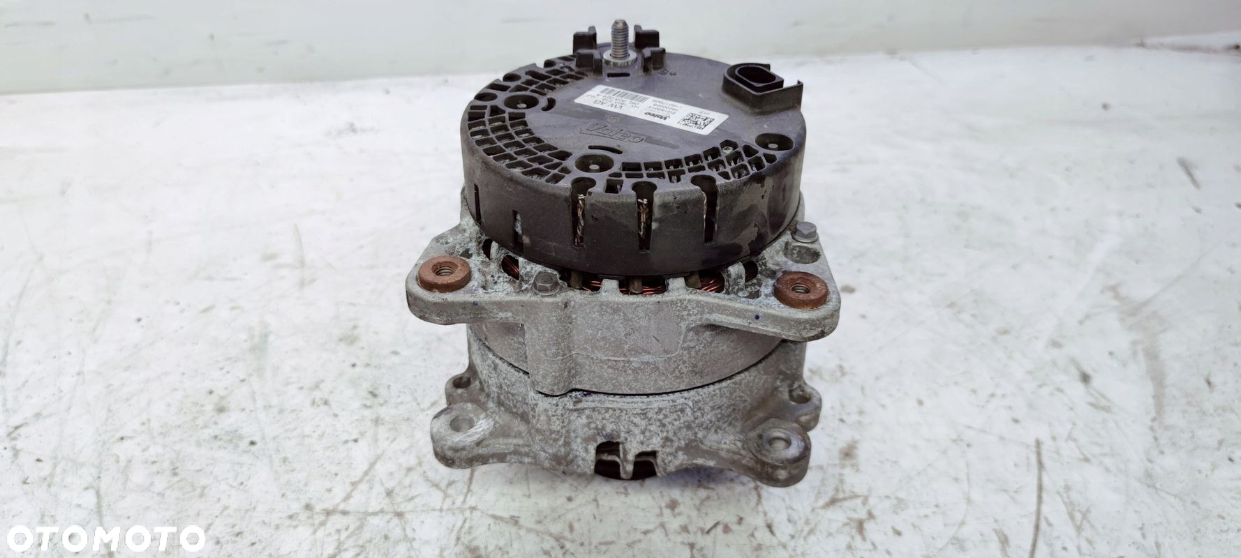 ALTERNATOR AUDI A4 B9 A5 Q5 04L903024A VALEO 180A - 4