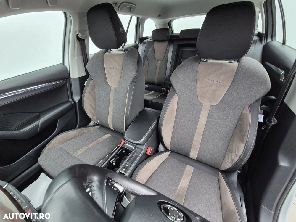Skoda Octavia Combi 2.0 TDI DSG 4X4 Scout - 10