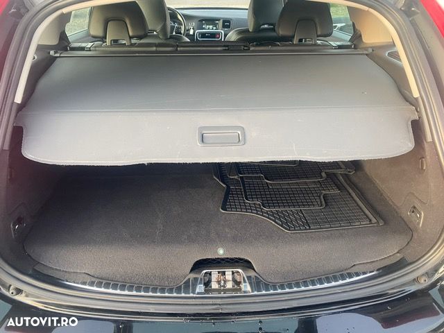 Volvo V60 D6 Plug-In-Hybrid AWD Geartronic Momentum - 14