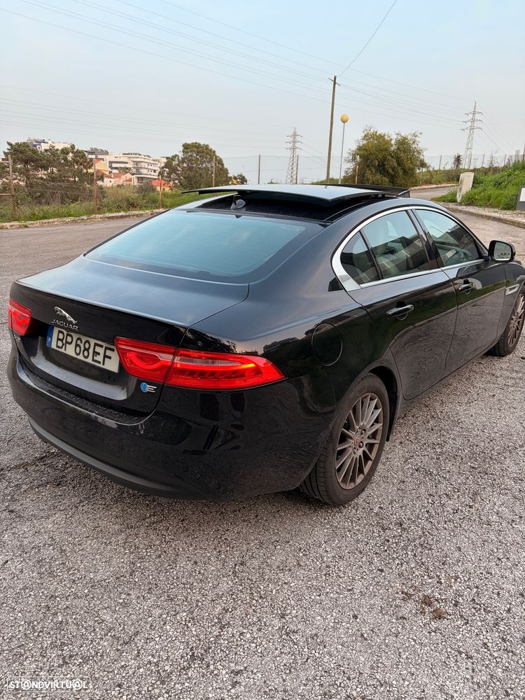 Jaguar XE 2.0 D Prestige Aut. - 28