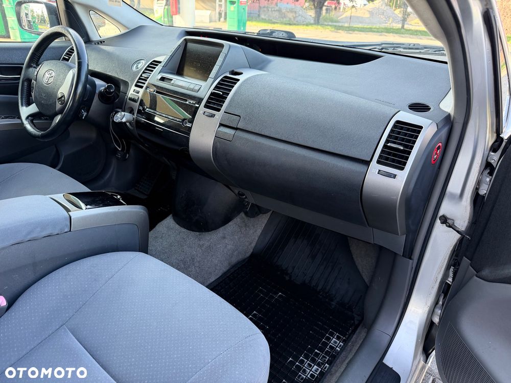 Toyota Prius - 16