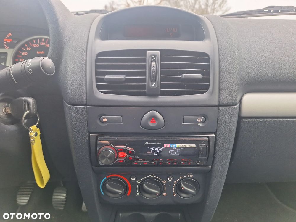 Renault Clio 1.4 16V Dynamique - 14