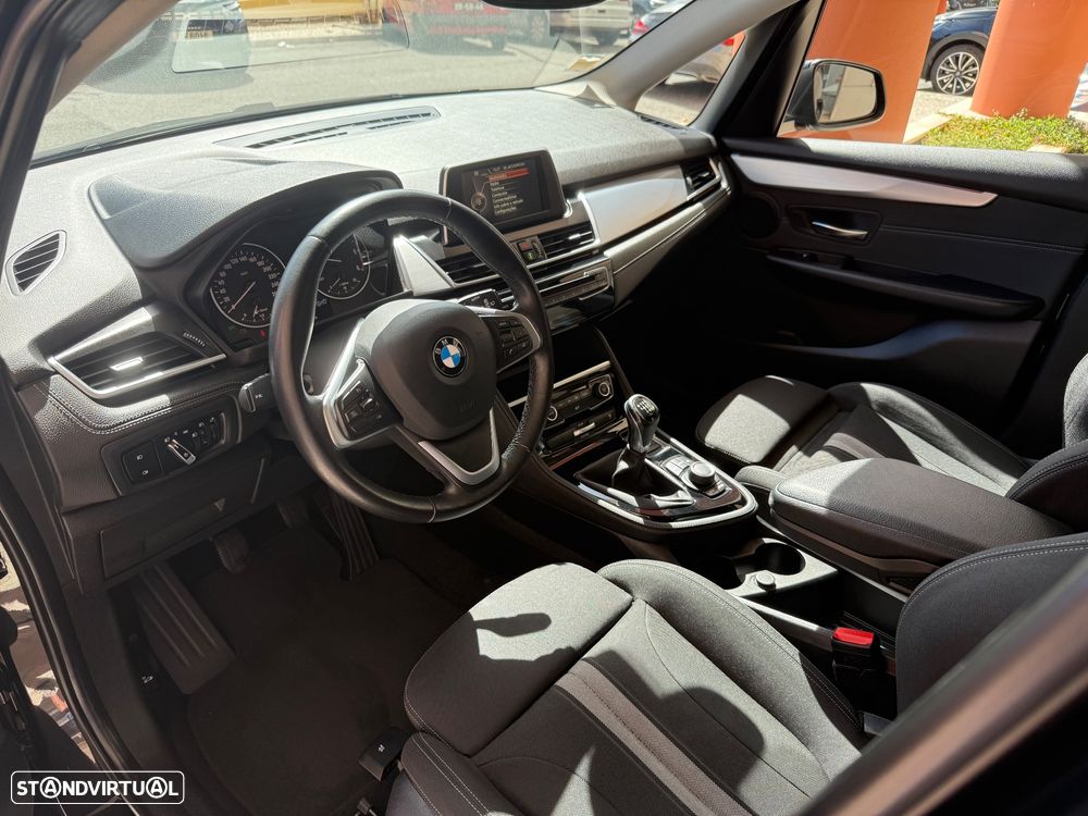 BMW 216 Active Tourer d Line Sport - 18