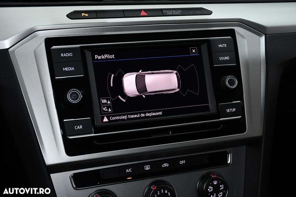 Volkswagen Passat - 16