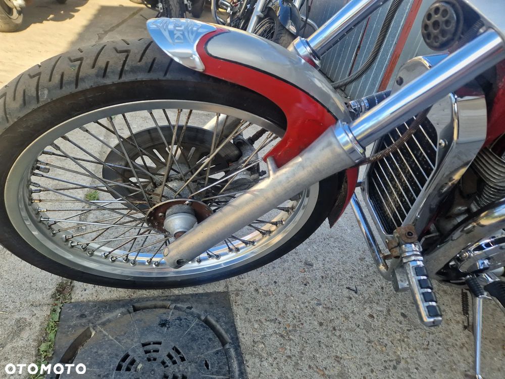 Suzuki Intruder - 28
