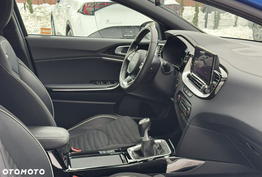 Kia ProCeed 1.5 T-GDI GT Line - 17